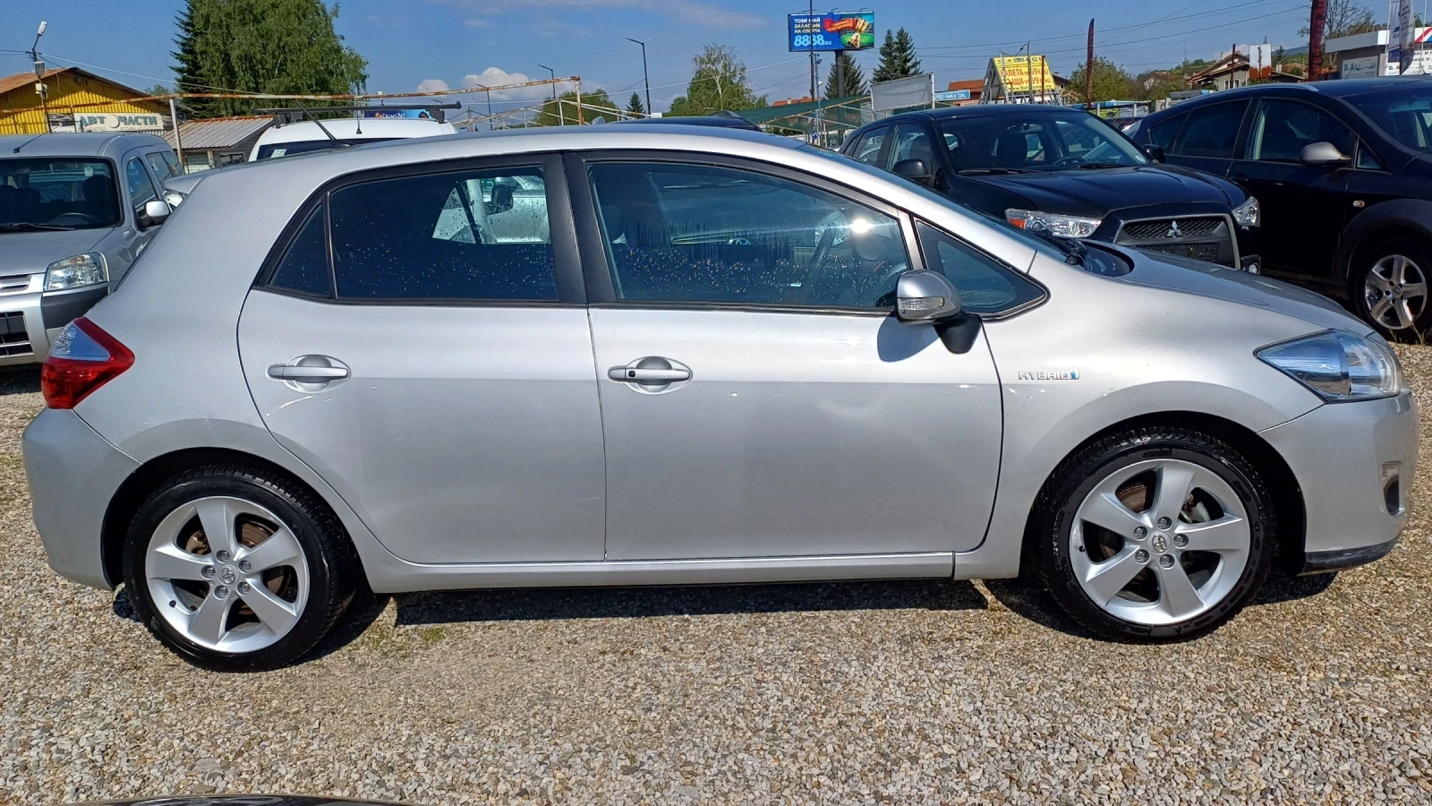 Toyota Auris Aвтоматик - изображение 5