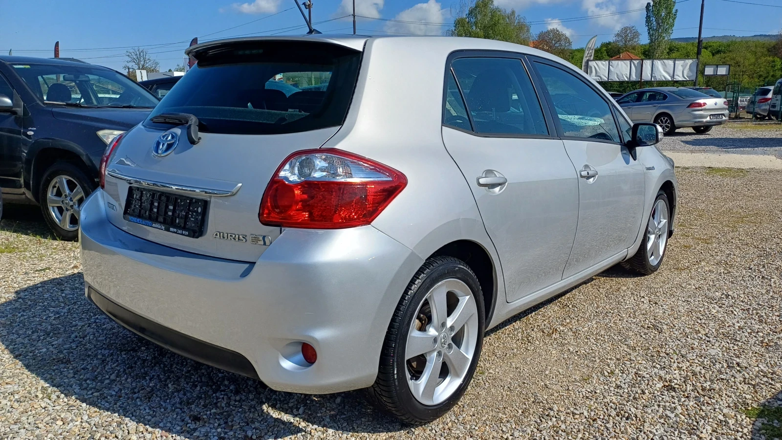 Toyota Auris Aвтоматик - изображение 2