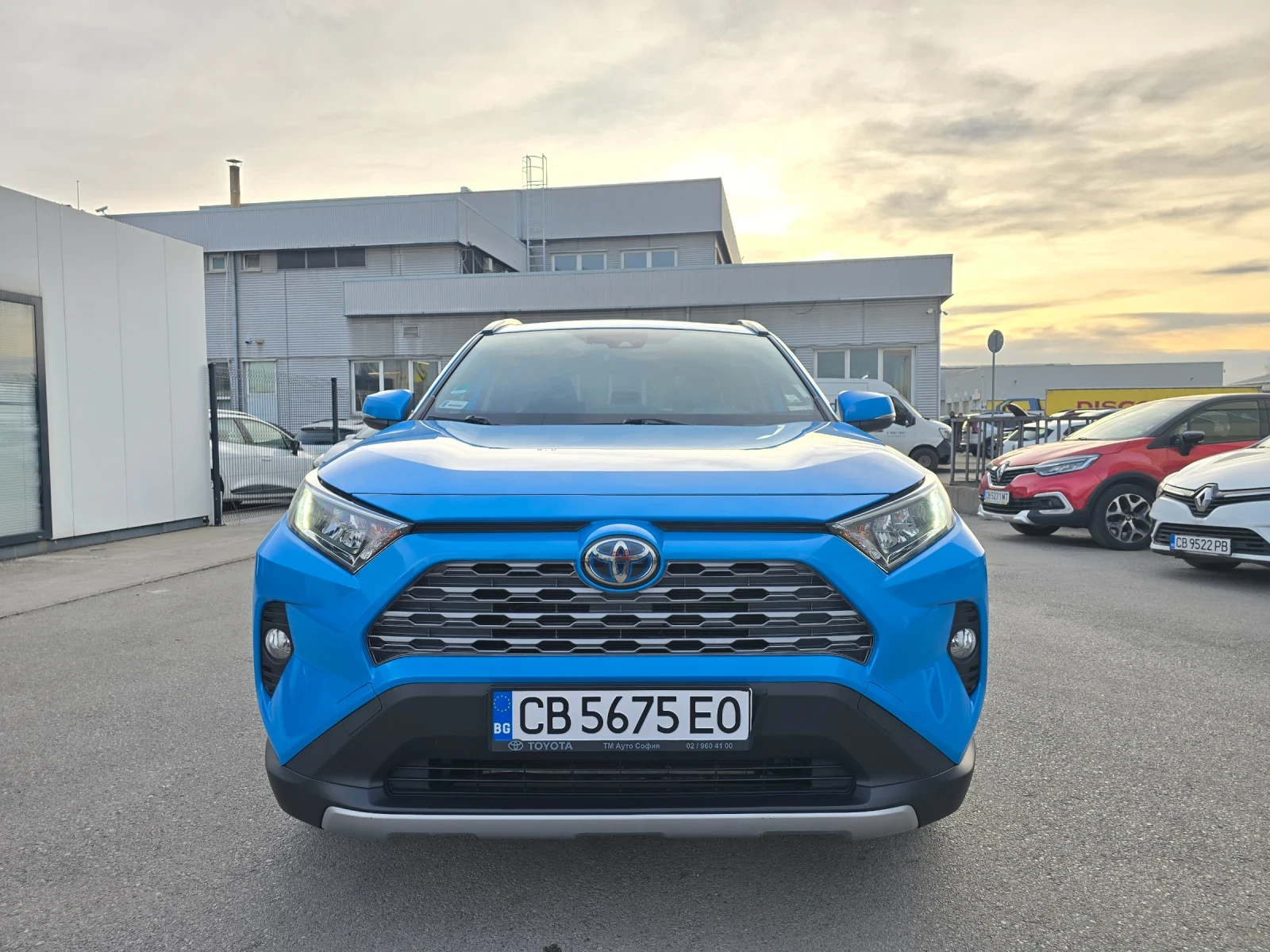 Toyota Rav4 Hybrid 4X4 / ТМ Ауто - изображение 2