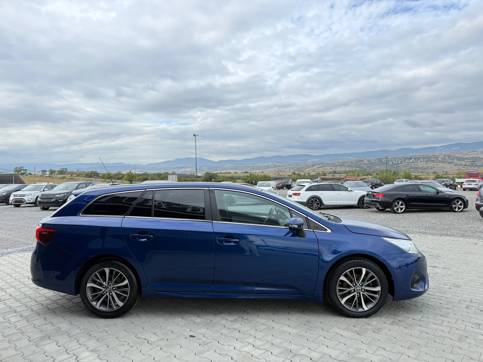 Toyota Avensis 1.6 d4d 112 кс Собствен лизинг !!! - изображение 6