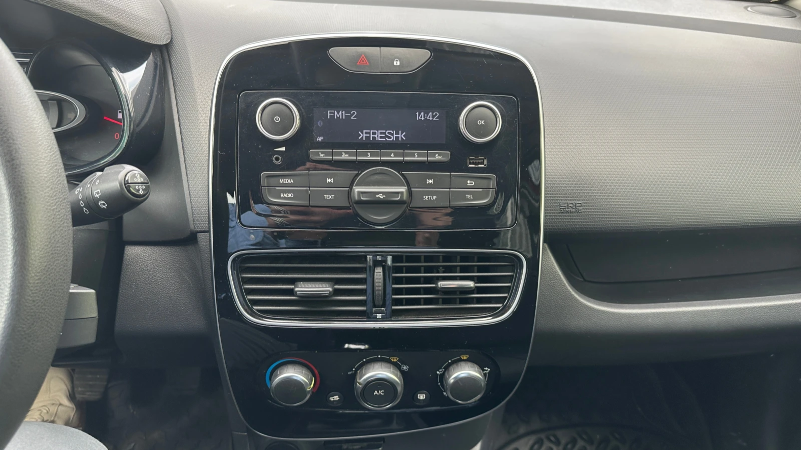 Renault Clio 1.2 i Първи собственик от България | Mobile.bg — изображение 13
