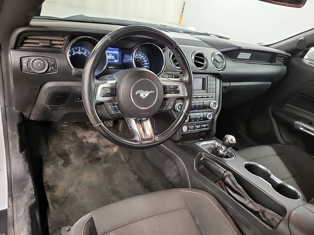 Ford Mustang * V6 * CARFAX *  - изображение 9