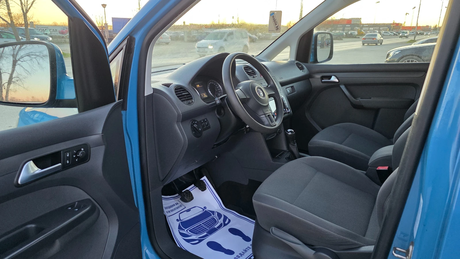 VW Caddy KATO ЧИСТО НОВ, снимка 10 - Автомобили и джипове - 53879683