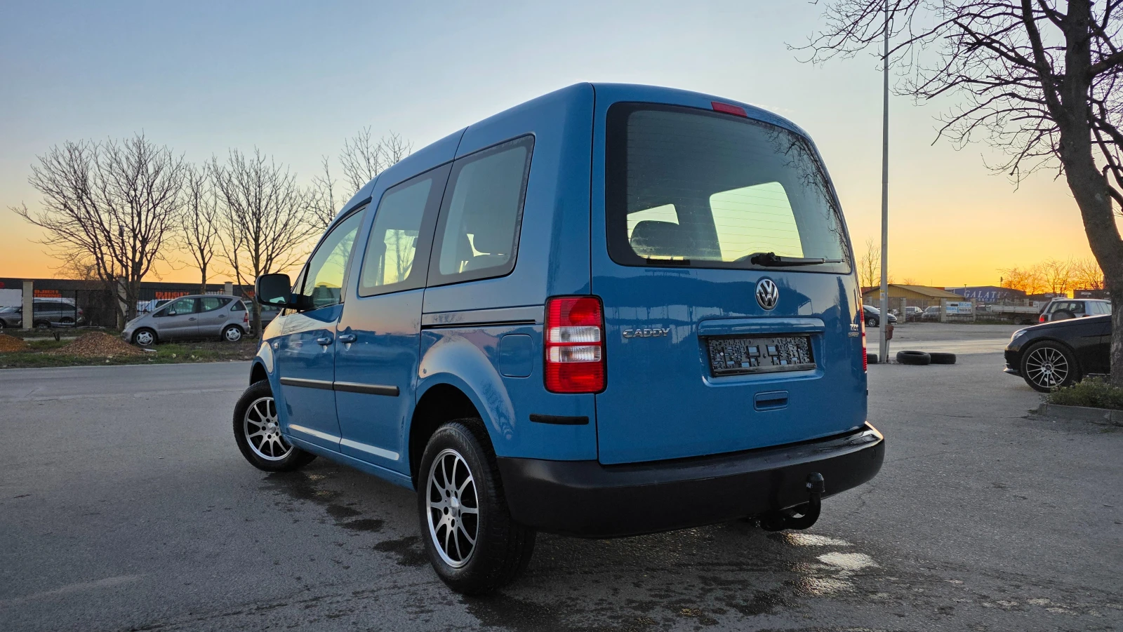 VW Caddy KATO ЧИСТО НОВ, снимка 5 - Автомобили и джипове - 53879683