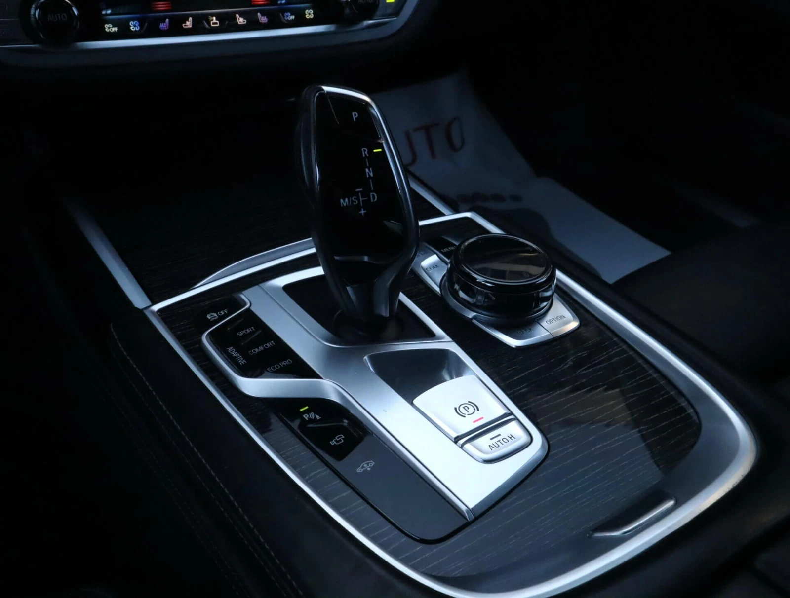 BMW 740 Long/xDrive/Bower&Willkins/Панорама/Обдухване/, снимка 11 - Автомобили и джипове - 53903501