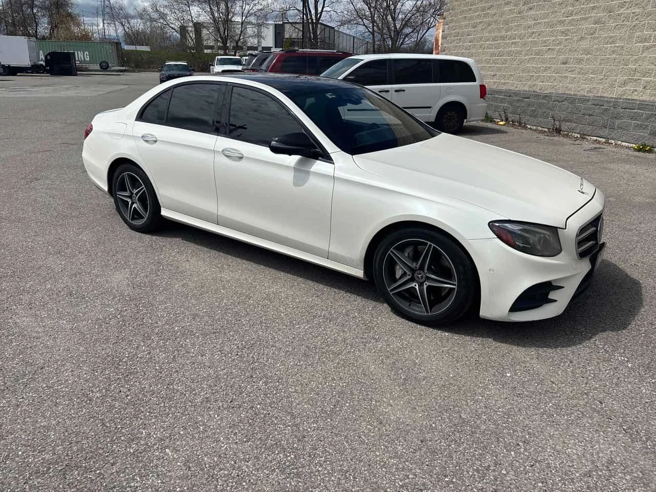 Mercedes-Benz E 350 BURMESTER/ПАНОРАМА/360 CAM/ДИСТРОНИК, снимка 3 - Автомобили и джипове - 54372575