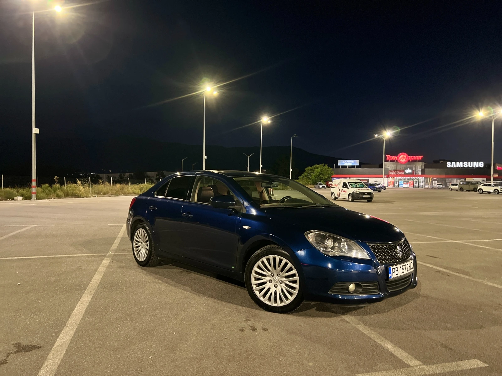 Suzuki Kizashi, снимка 10 - Автомобили и джипове - 54444716