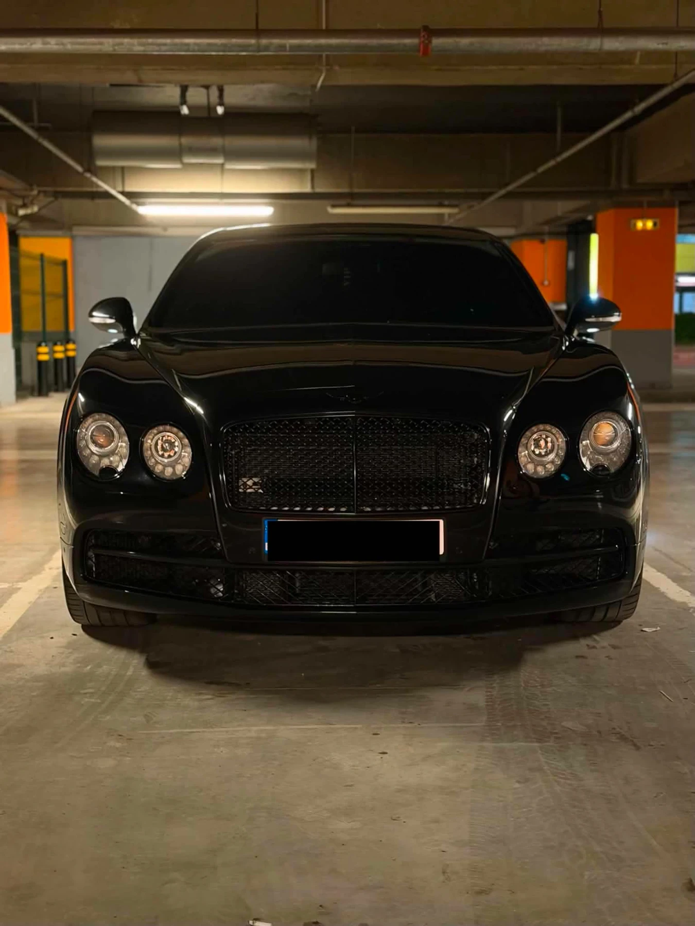 Bentley Flying Spur V8 FULL EXTRAS LIZING