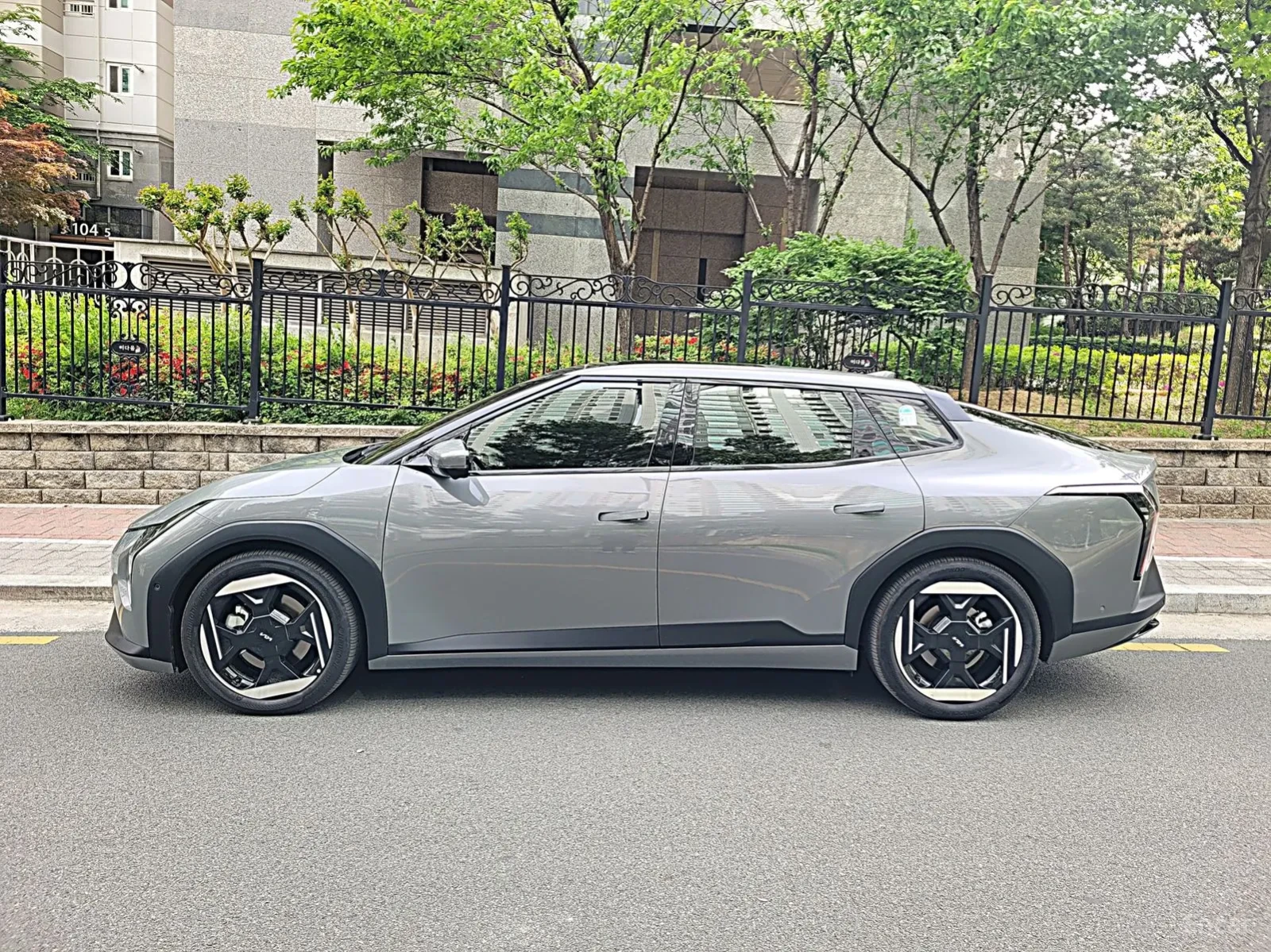 Kia EV4, снимка 2 - Автомобили и джипове - 55185118