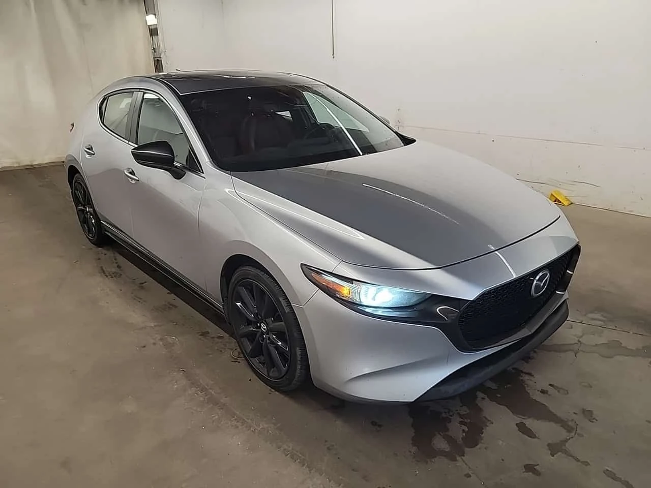 Mazda 3  GT TURBO AWD 2.5L / DISTRONIC / RED INT / КОЖА / , снимка 2 - Автомобили и джипове - 55352130