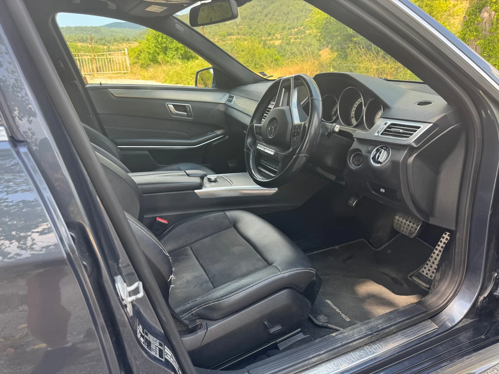Mercedes-Benz E 220 AMG, снимка 8 - Автомобили и джипове - 55584436