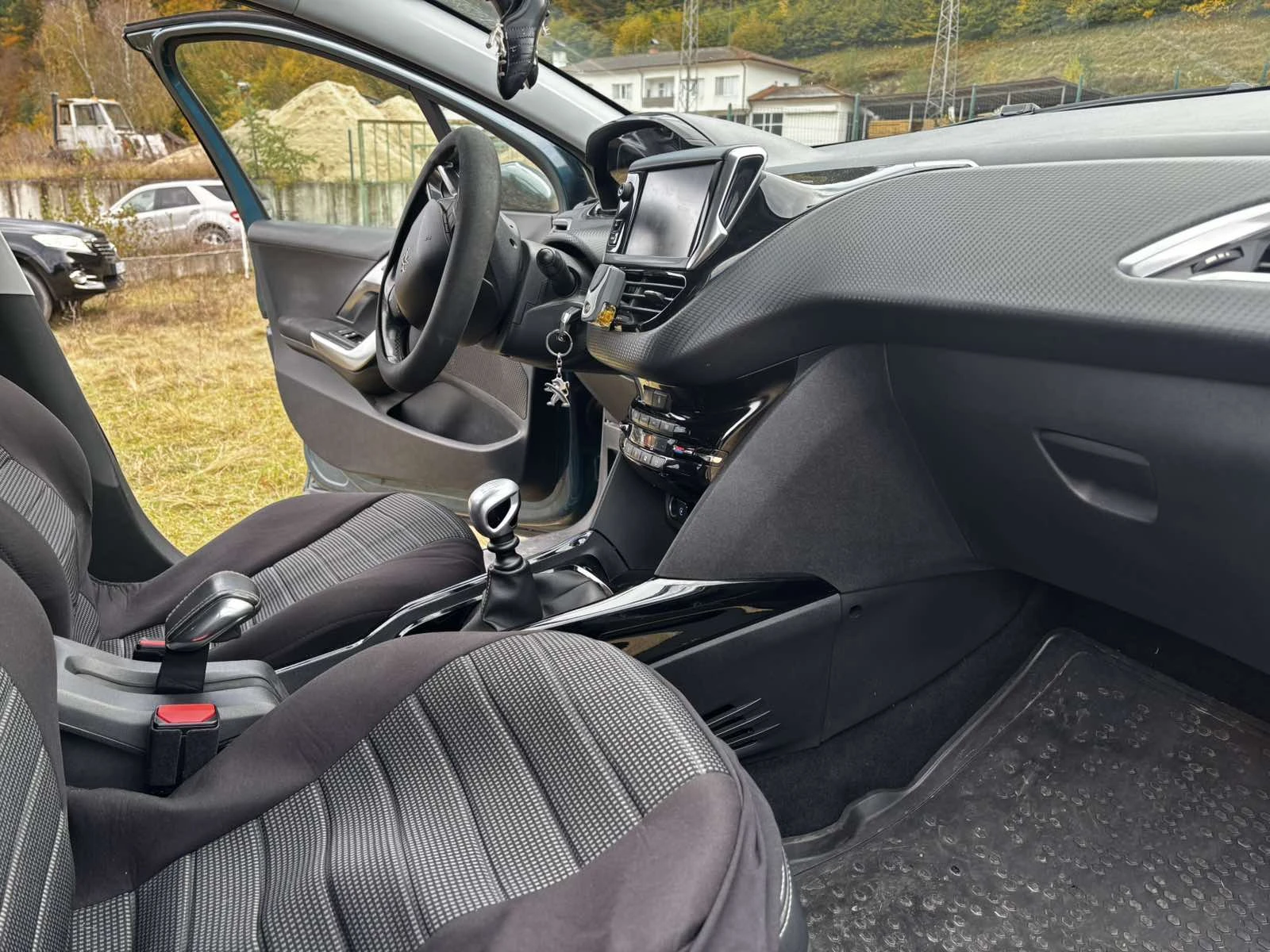 Peugeot 2008, снимка 6 - Автомобили и джипове - 56629752