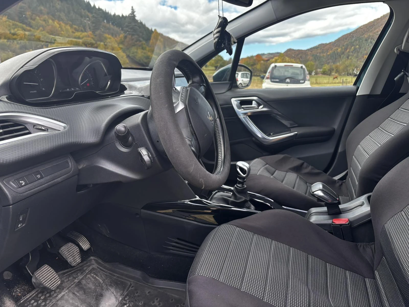 Peugeot 2008, снимка 5 - Автомобили и джипове - 56629752
