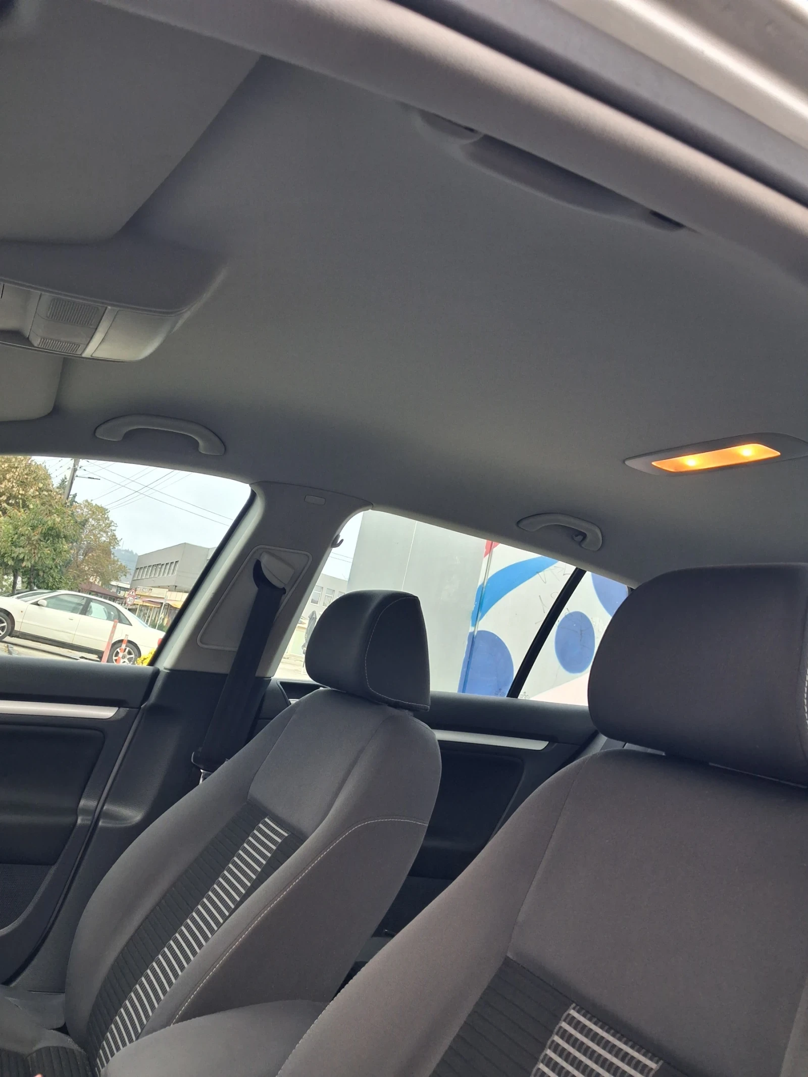 VW Golf 1.6 бензин 102 коня, снимка 9 - Автомобили и джипове - 56735969