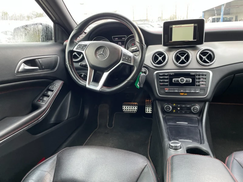 Mercedes-Benz GLA 220 d / AMG / Automatic / LED / Camera / EU6, снимка 16 - Автомобили и джипове - 49393055