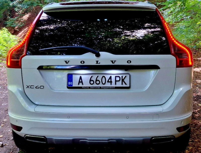 Volvo XC60 2.4 D5 220hp 4x4, снимка 2 - Автомобили и джипове - 51496140
