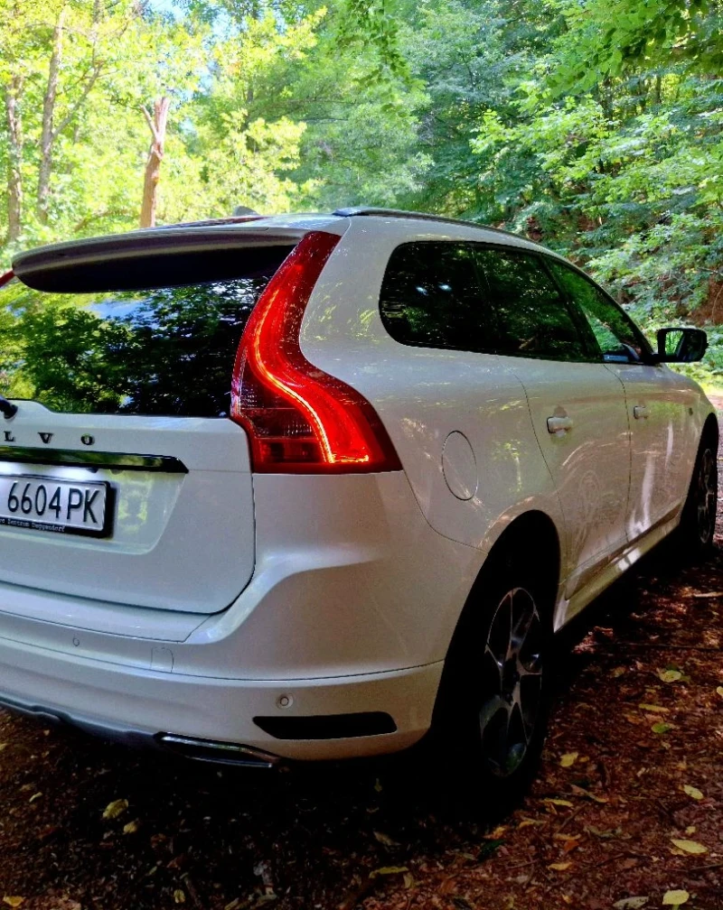 Volvo XC60 2.4 D5 220hp 4x4, снимка 3 - Автомобили и джипове - 51496140