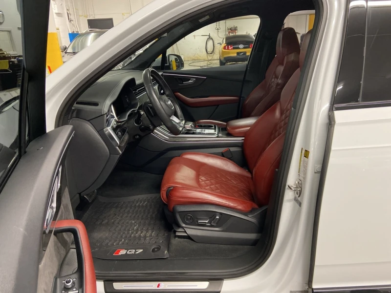 Audi SQ7 ОБДУХ/ПАНО/360/BANG AND OLUFSEN/АВТОКРЕДИТИРАНЕ, снимка 9 - Автомобили и джипове - 52627033