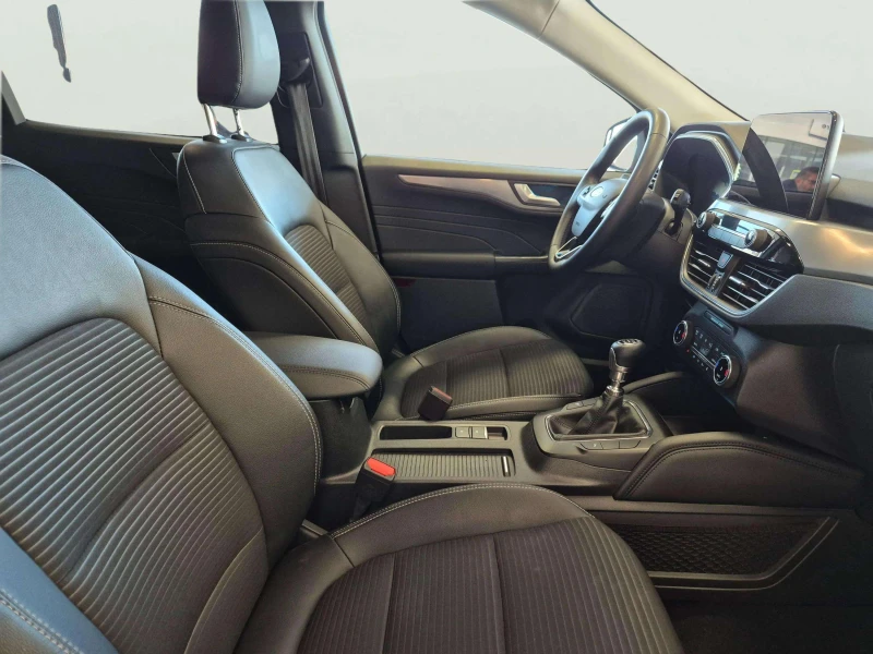 Ford Kuga 1.5 EcoBoost, снимка 10 - Автомобили и джипове - 53079523