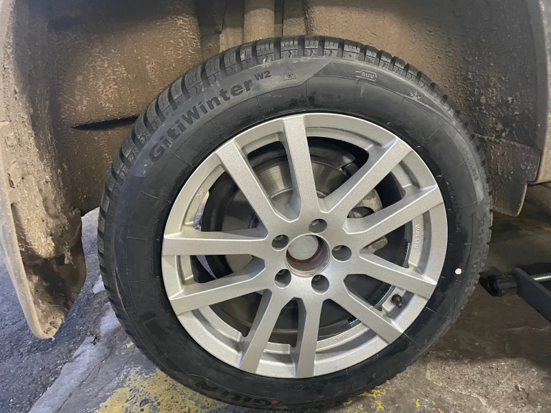 VW Tiguan, снимка 6 - Автомобили и джипове - 53392962