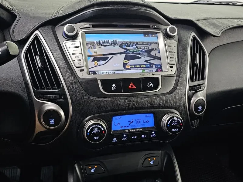 Hyundai Tucson  Diesel 2Wd Lx20 Premier, снимка 14 - Автомобили и джипове - 56308173