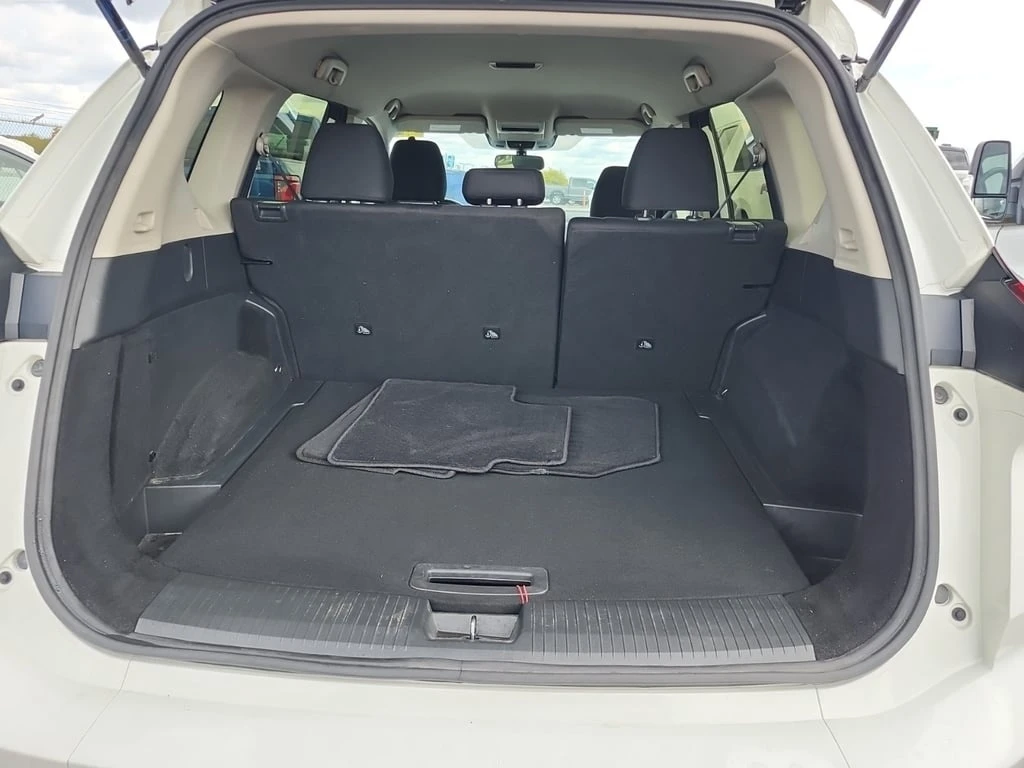 Nissan Rogue * S * CARFAX *  | Mobile.bg   13