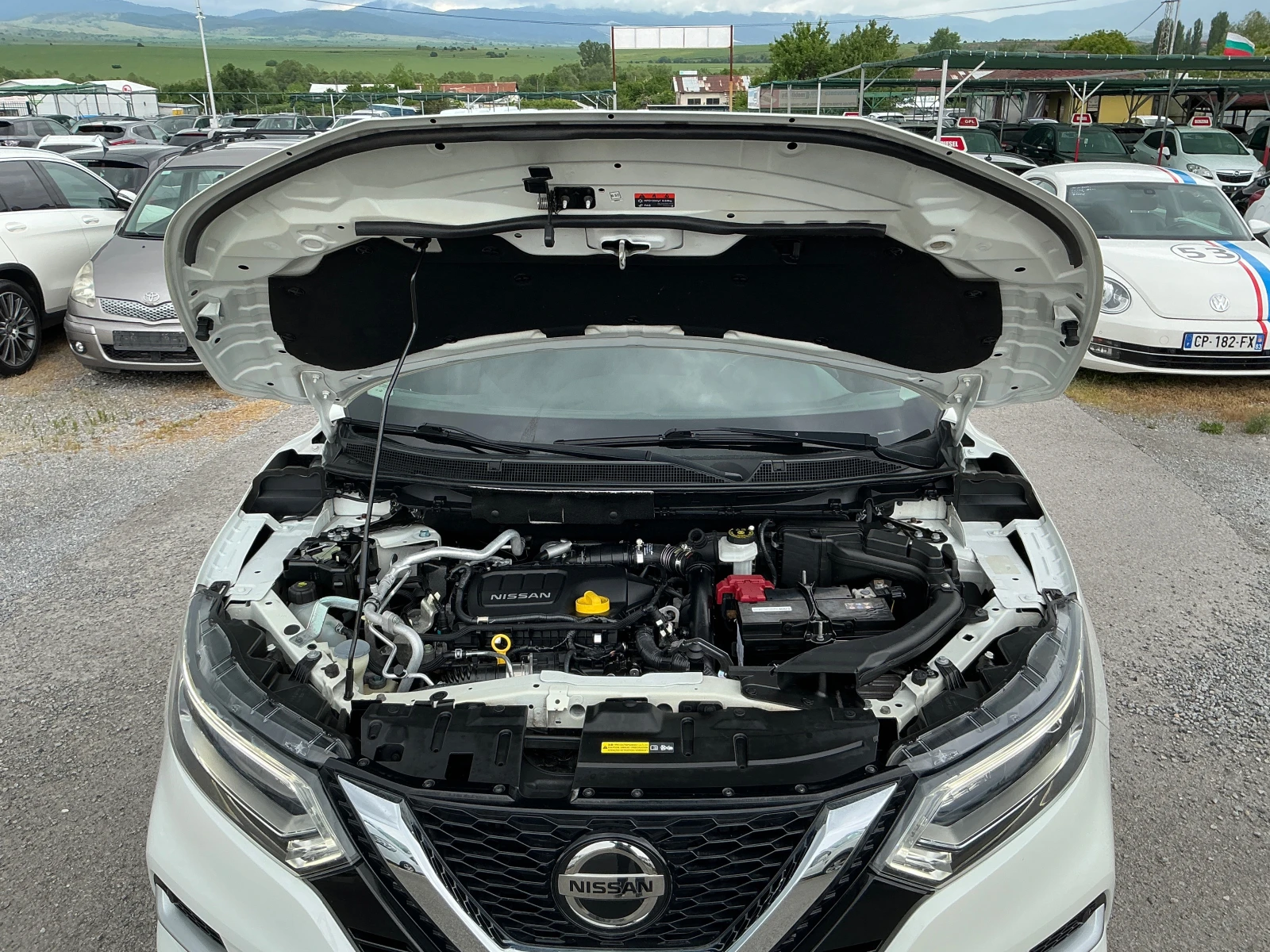 Nissan Qashqai 1.6 DCI, снимка 9 - Автомобили и джипове - 54640983