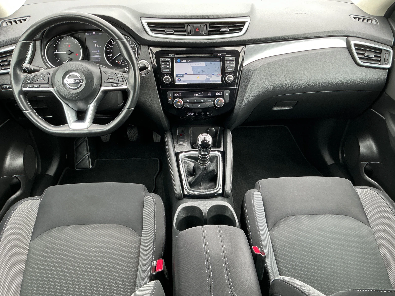 Nissan Qashqai 1.6 DCI, снимка 12 - Автомобили и джипове - 54640983