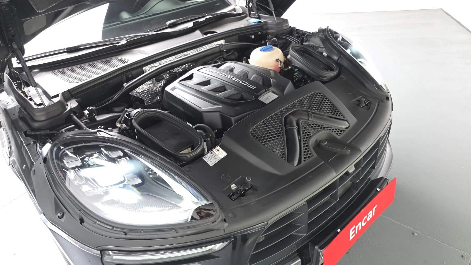 Porsche Macan GTS* ЕЛ. БАГАЖНИК* ПОДГРЕВ ВОЛАН* ЛЮК* КРАЙНА ЦЕНА, снимка 6 - Автомобили и джипове - 55271919