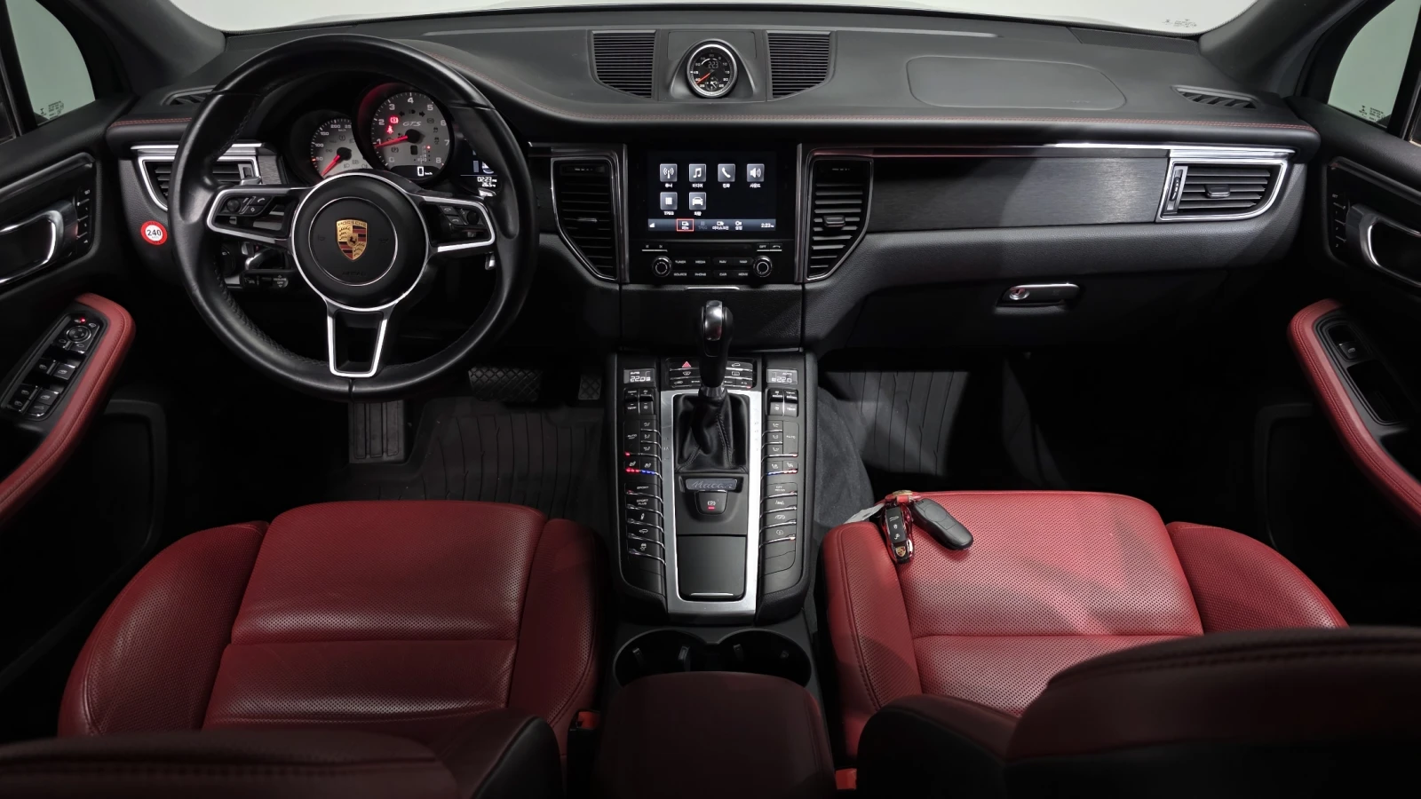 Porsche Macan GTS* ЕЛ. БАГАЖНИК* ПОДГРЕВ ВОЛАН* ЛЮК* КРАЙНА ЦЕНА, снимка 7 - Автомобили и джипове - 55271919
