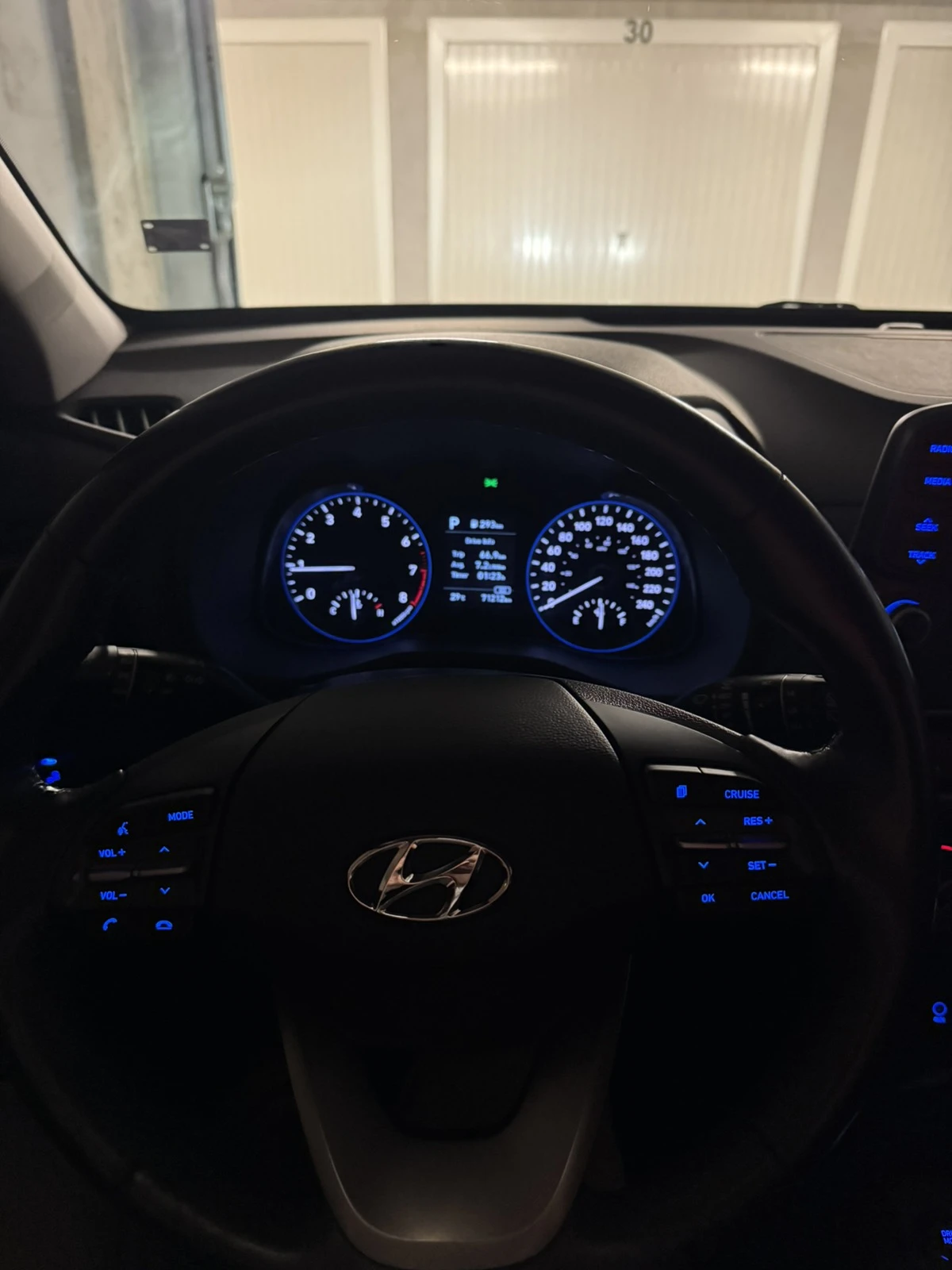 Hyundai Kona, снимка 13 - Автомобили и джипове - 55280666