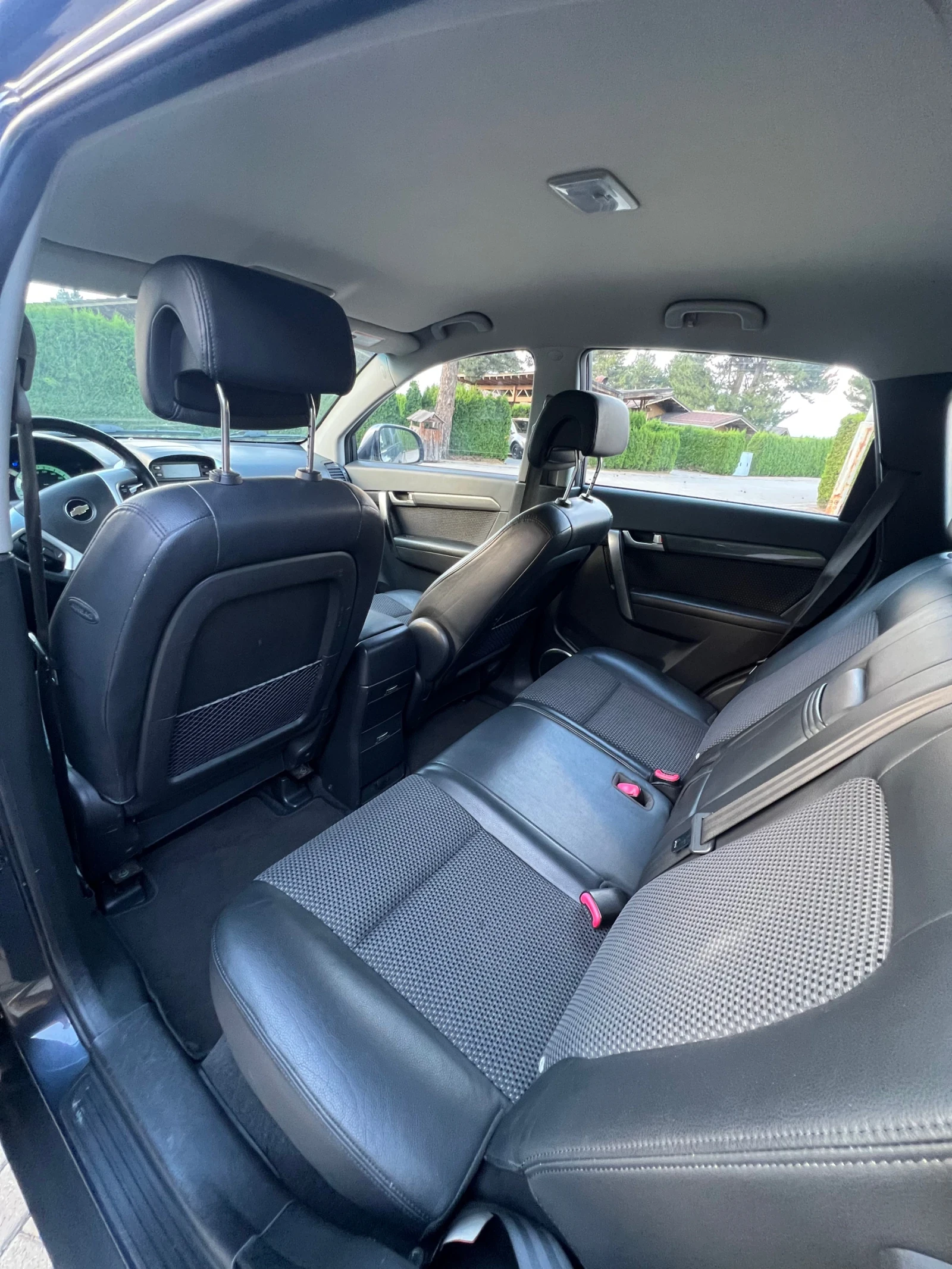 Chevrolet Captiva 2.4* Газ* 4x4* Кожа* Нави* Камера* 7места* Холанди, снимка 11 - Автомобили и джипове - 55398064