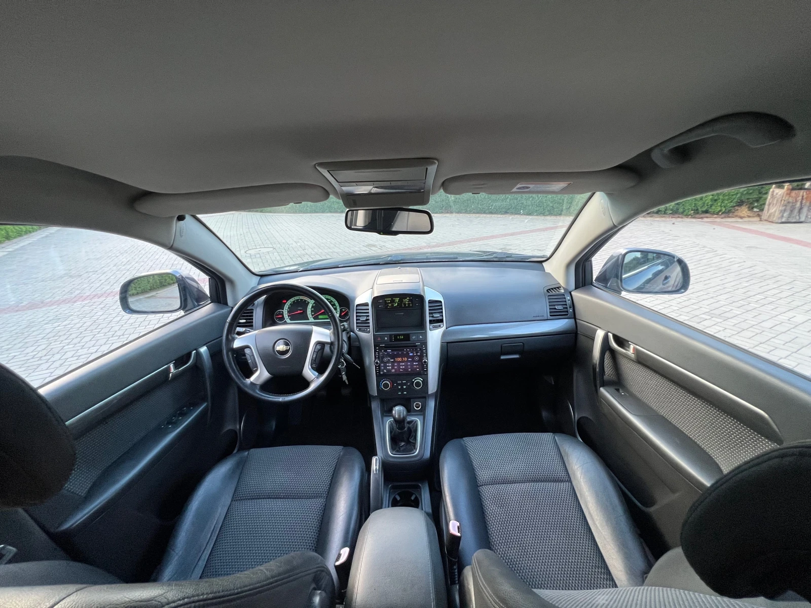 Chevrolet Captiva 2.4* Газ* 4x4* Кожа* Нави* Камера* 7места* Холанди, снимка 16 - Автомобили и джипове - 55398064