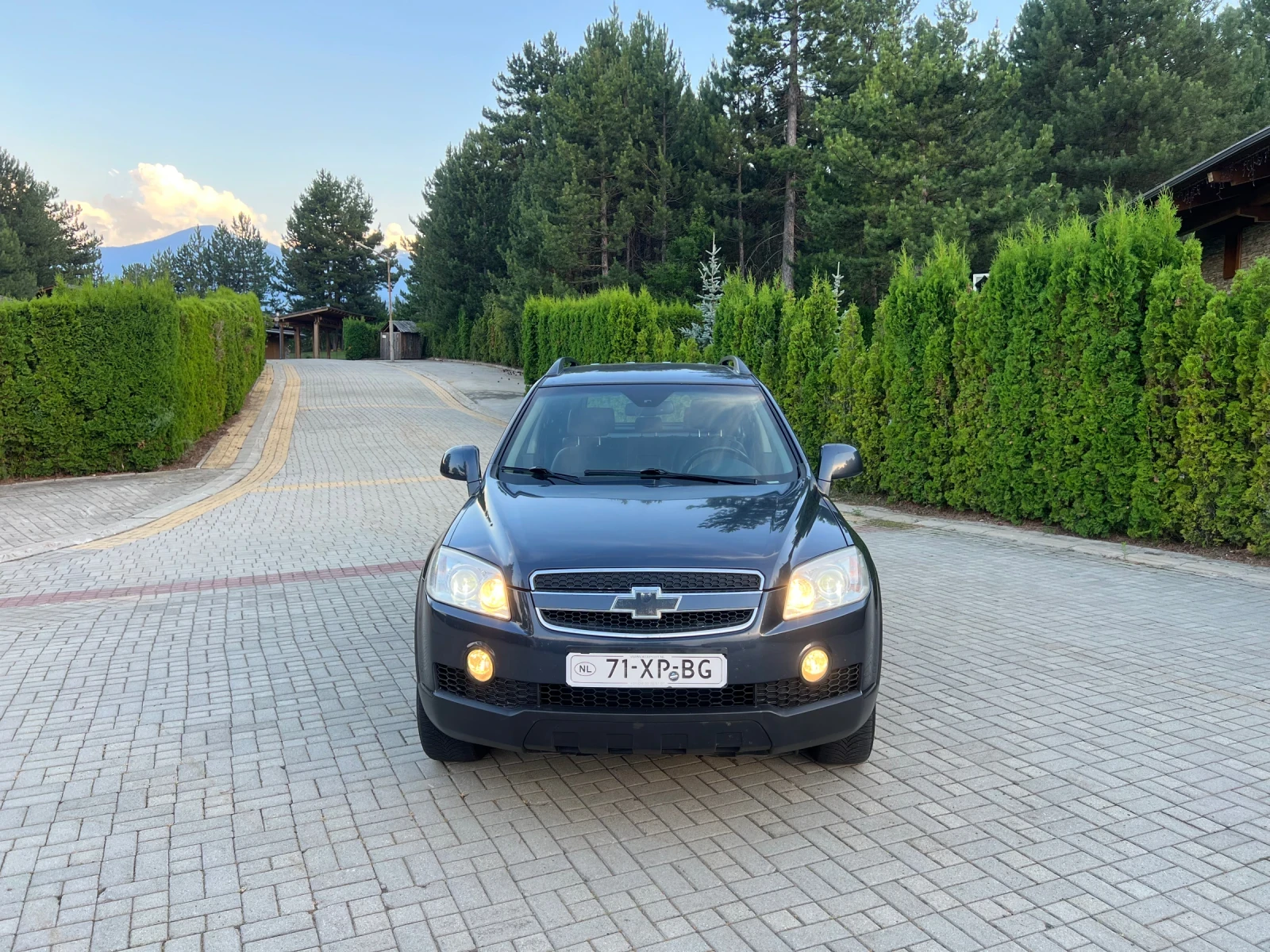 Chevrolet Captiva 2.4* Газ* 4x4* Кожа* Нави* Камера* 7места* Холанди, снимка 2 - Автомобили и джипове - 55398064