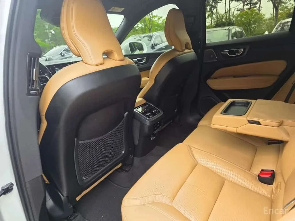 Volvo XC60 * D5 Inscription * ОПЦИЯ ЗА ФИНАНСИРАНЕ, снимка 16 - Автомобили и джипове - 55587864
