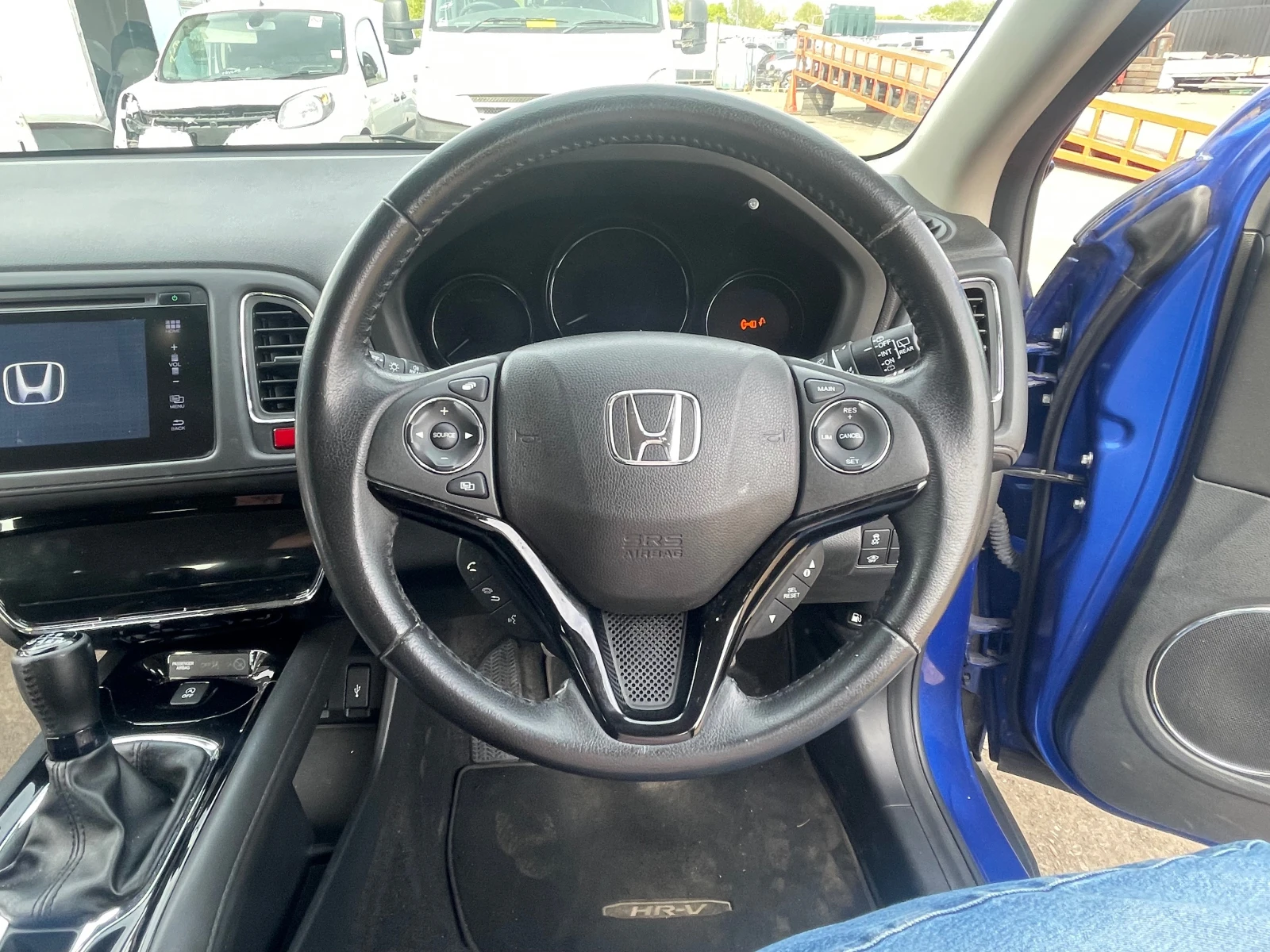 Honda Hr-v 1.5 IVTEC, снимка 7 - Автомобили и джипове - 55617737