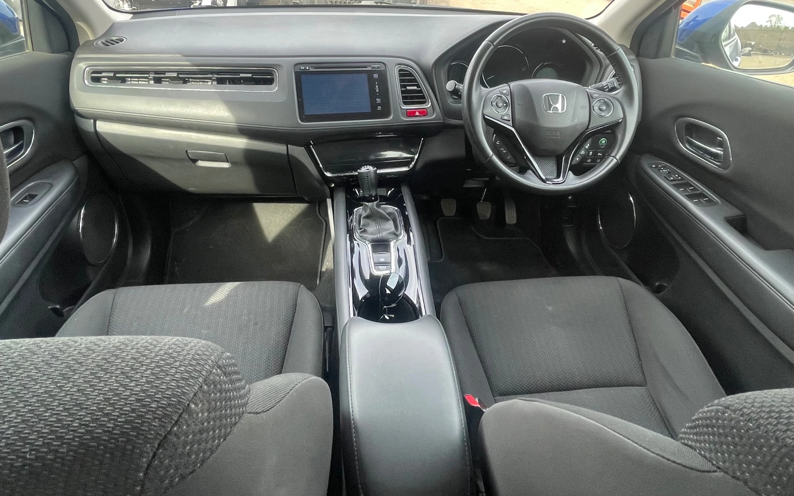 Honda Hr-v 1.5 IVTEC, снимка 6 - Автомобили и джипове - 55617737