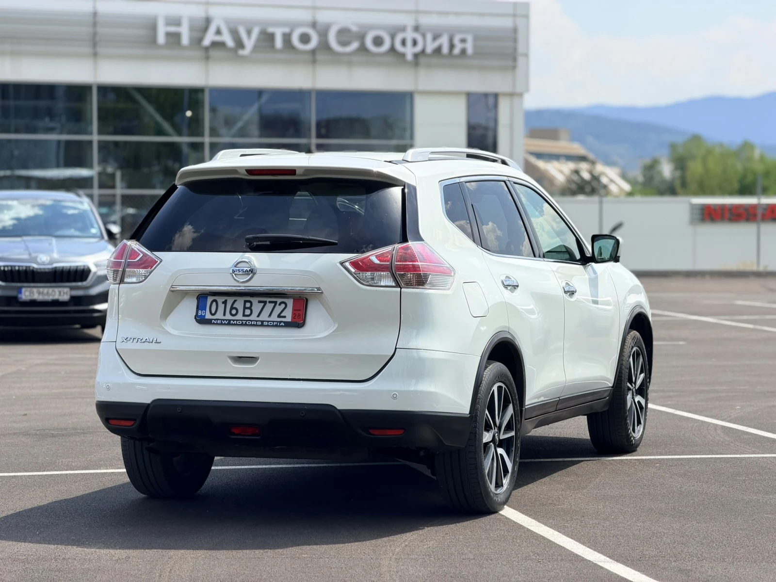 Nissan X-trail 1.6 бензин 7 места Лизинг Уникредит по 230 евро, снимка 5 - Автомобили и джипове - 55801053