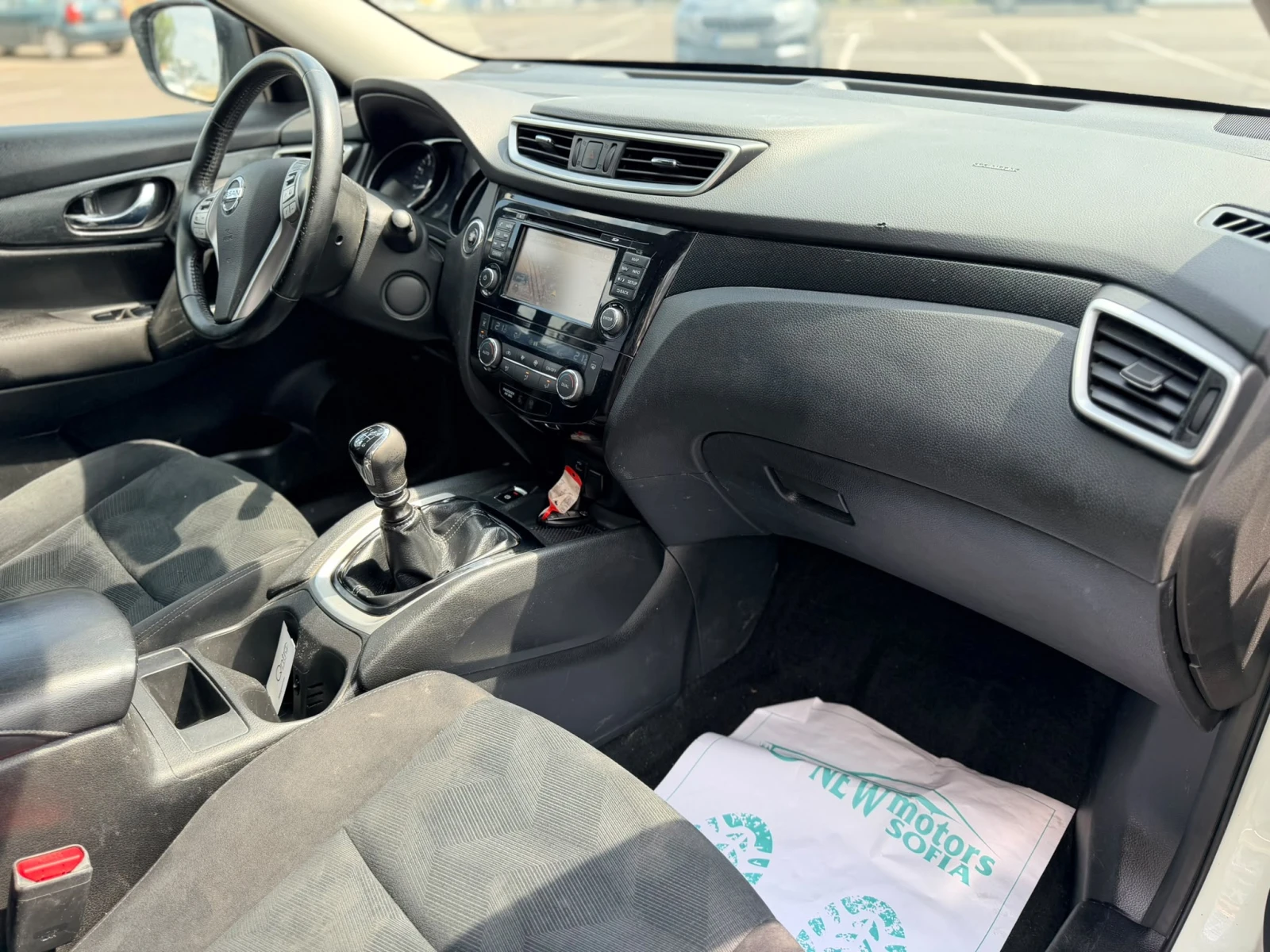 Nissan X-trail 1.6 бензин 7 места Лизинг Уникредит по 230 евро, снимка 10 - Автомобили и джипове - 55801053