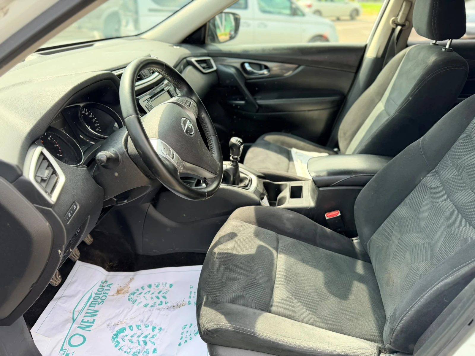Nissan X-trail 1.6 бензин 7 места Лизинг Уникредит по 230 евро, снимка 9 - Автомобили и джипове - 55801053