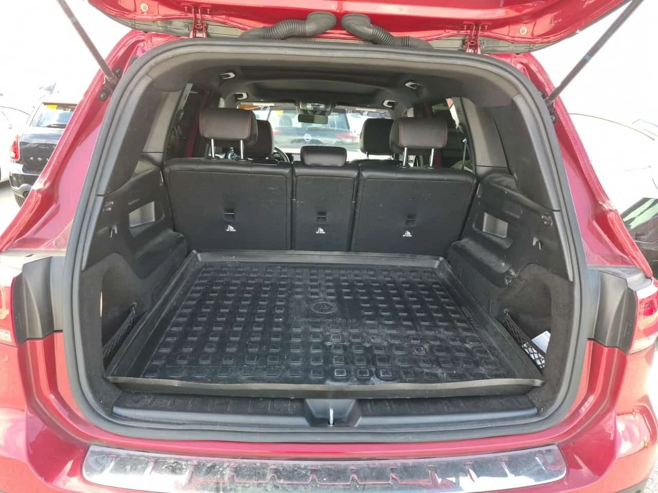 Mercedes-Benz GLB 250 AMG-PACK| ALCANTARA| PANO| 2 КЛЮЧА| , снимка 14 - Автомобили и джипове - 56324150