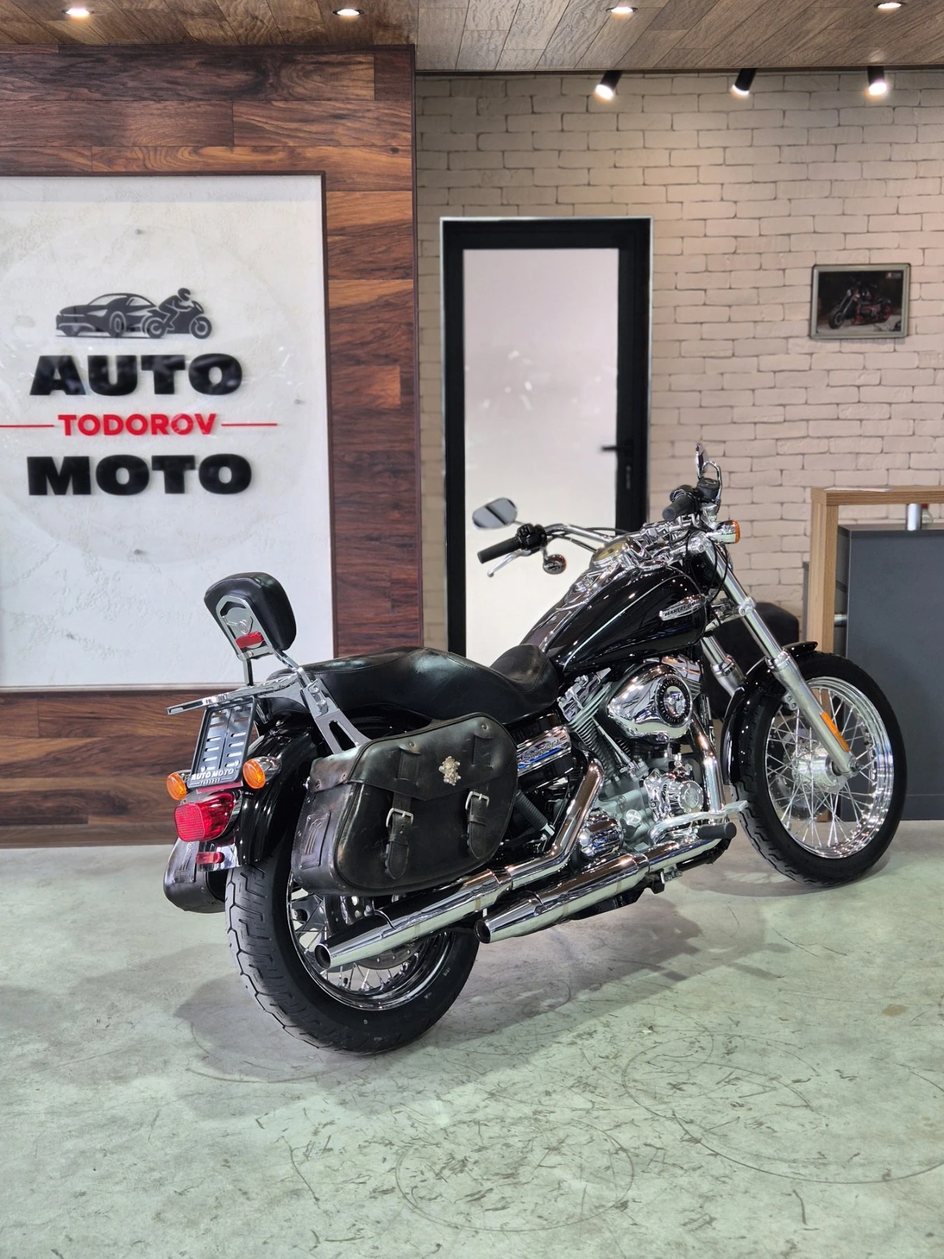 Harley-Davidson Dyna SUPER GLIDE 96inch 23000км!Нов внос от Швейцария!, снимка 6 - Мотоциклети и мототехника - 56231858
