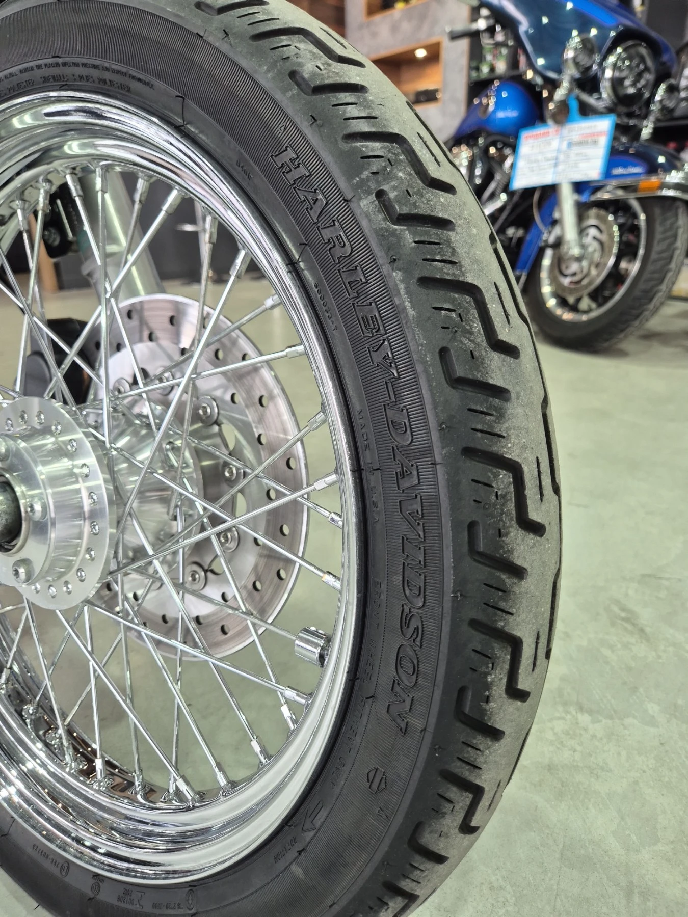 Harley-Davidson Dyna SUPER GLIDE 96inch 23000км!Нов внос от Швейцария!, снимка 15 - Мотоциклети и мототехника - 56231858