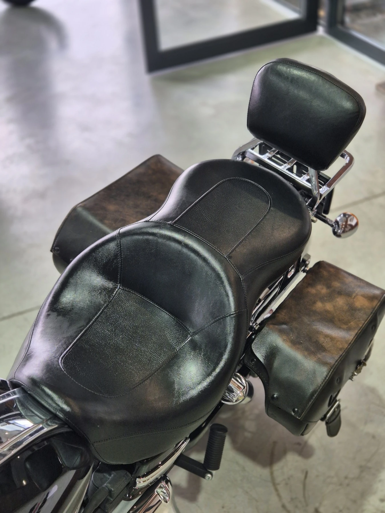Harley-Davidson Dyna SUPER GLIDE 96inch 23000км!Нов внос от Швейцария!, снимка 13 - Мотоциклети и мототехника - 56231858