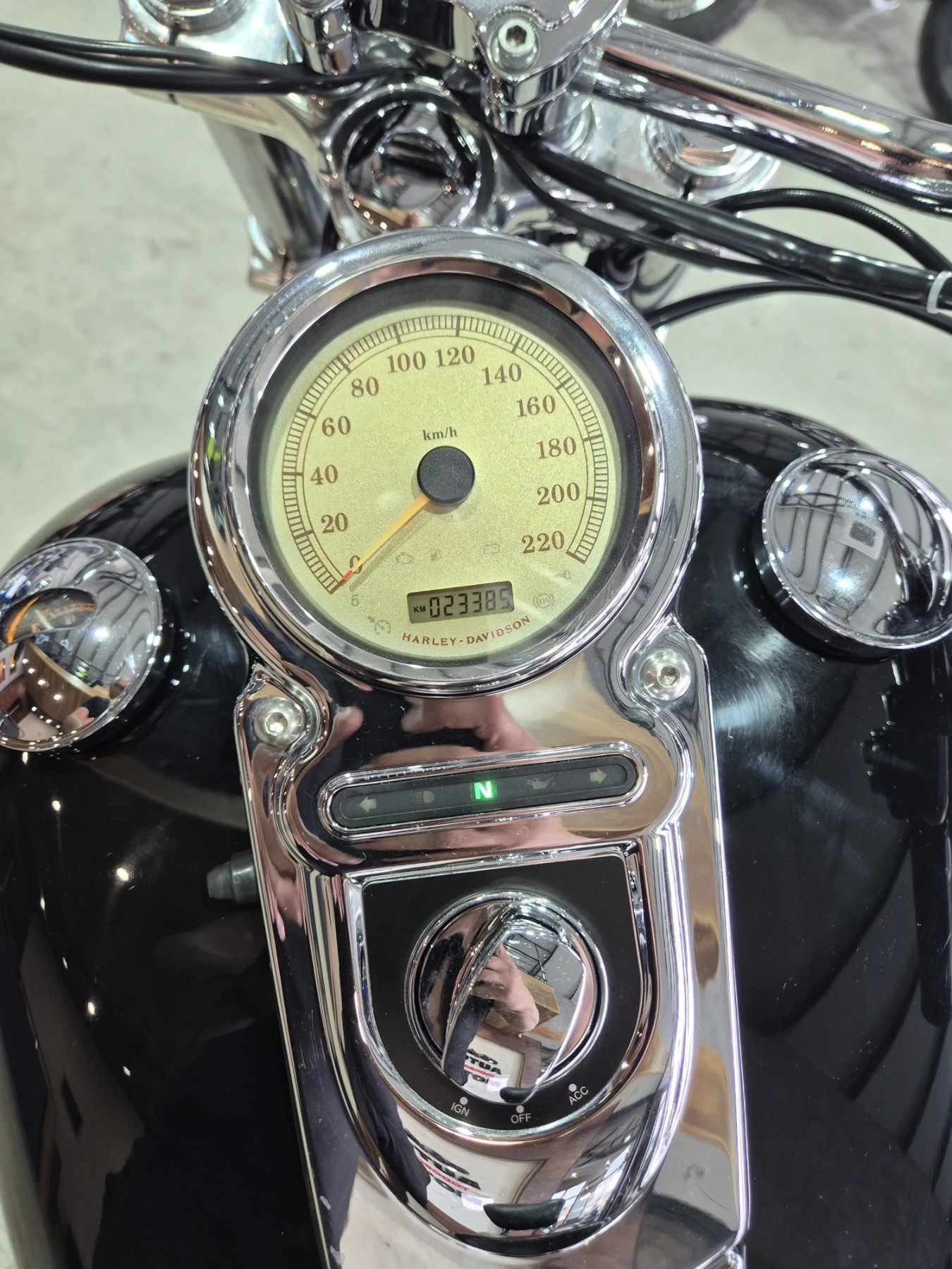 Harley-Davidson Dyna SUPER GLIDE 96inch 23000км!Нов внос от Швейцария!, снимка 17 - Мотоциклети и мототехника - 56231858