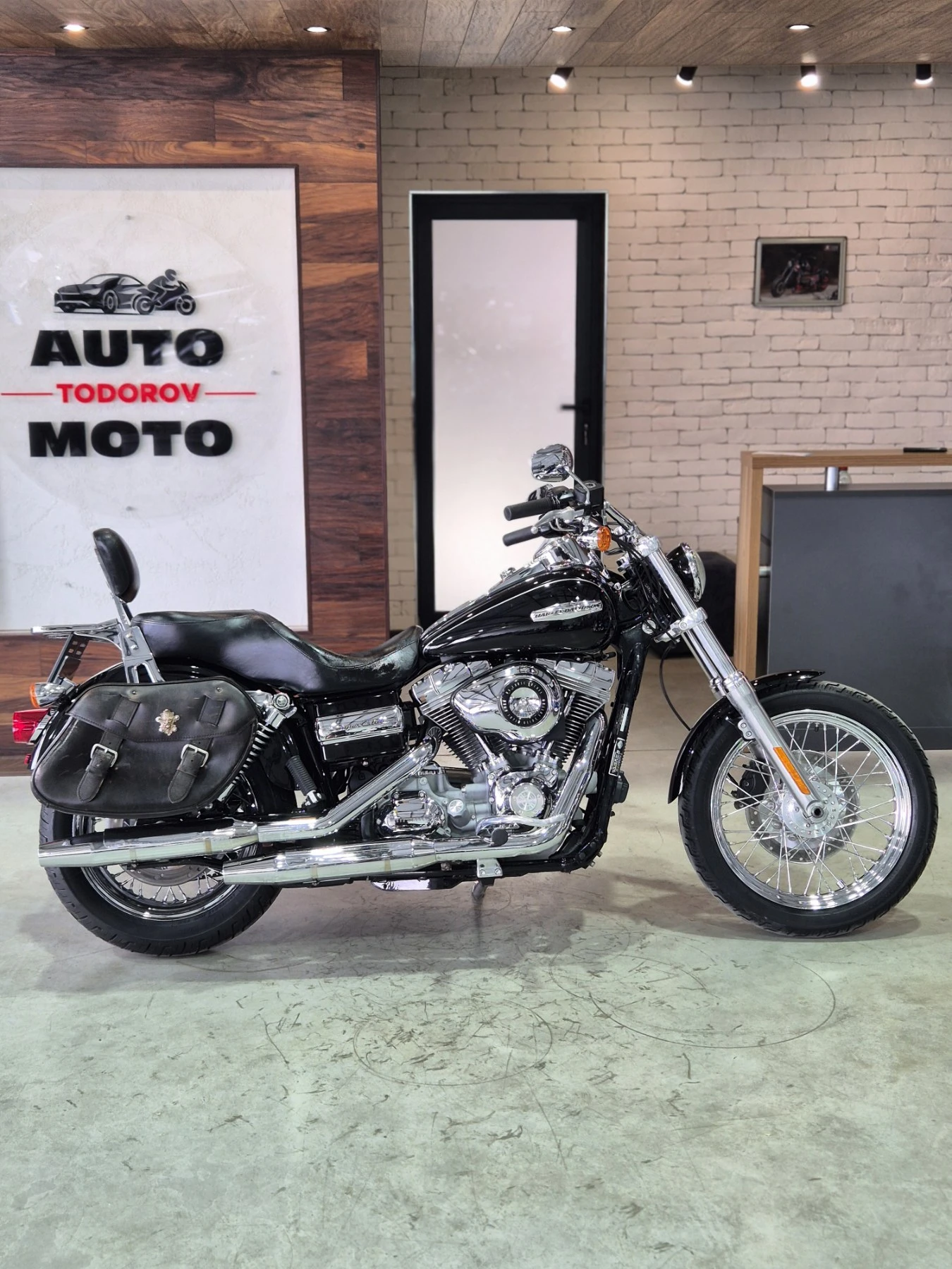Harley-Davidson Dyna SUPER GLIDE 96inch 23000км!Нов внос от Швейцария!, снимка 7 - Мотоциклети и мототехника - 56231858