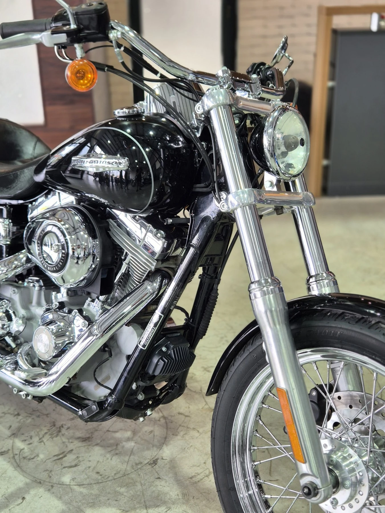 Harley-Davidson Dyna SUPER GLIDE 96inch 23000км!Нов внос от Швейцария!, снимка 8 - Мотоциклети и мототехника - 56231858