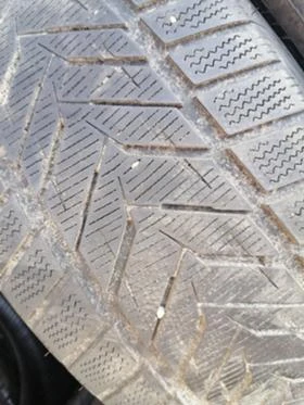 Гуми Зимни 255/45R18, снимка 6
