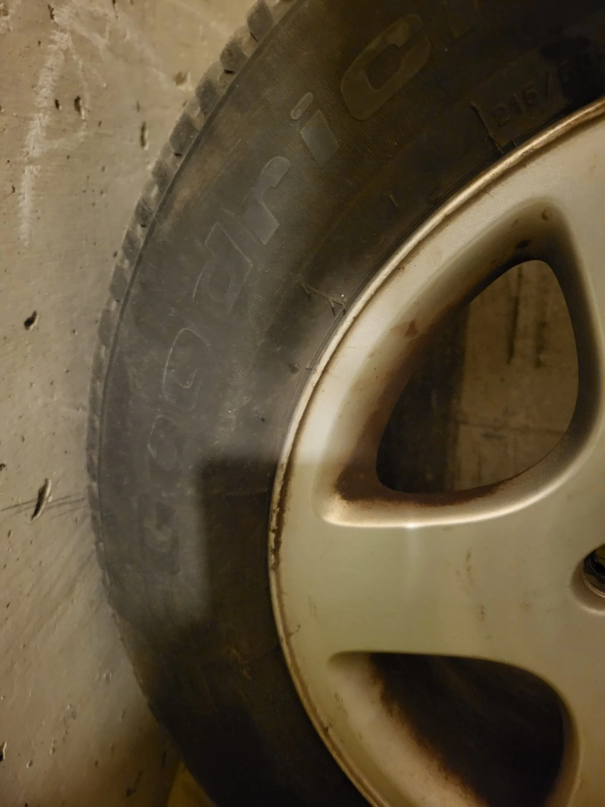 ���� � ������ 215/60R16 �� Skoda Yeti | Mobile.bg � ����������� 6