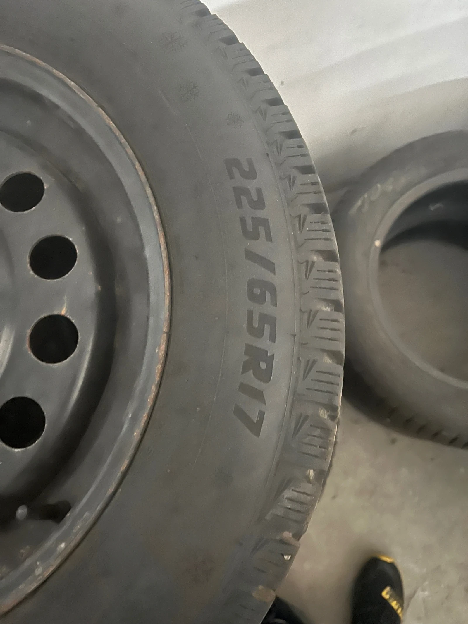 Гуми с джанти 225/65R17, снимка 3 - Гуми и джанти - 56708913